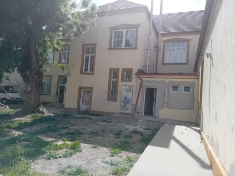 Lakóház villamos hálózatának felülvizsgálata.